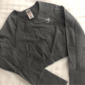 Gymshark athletic top, long sleeved, gray, NWOT